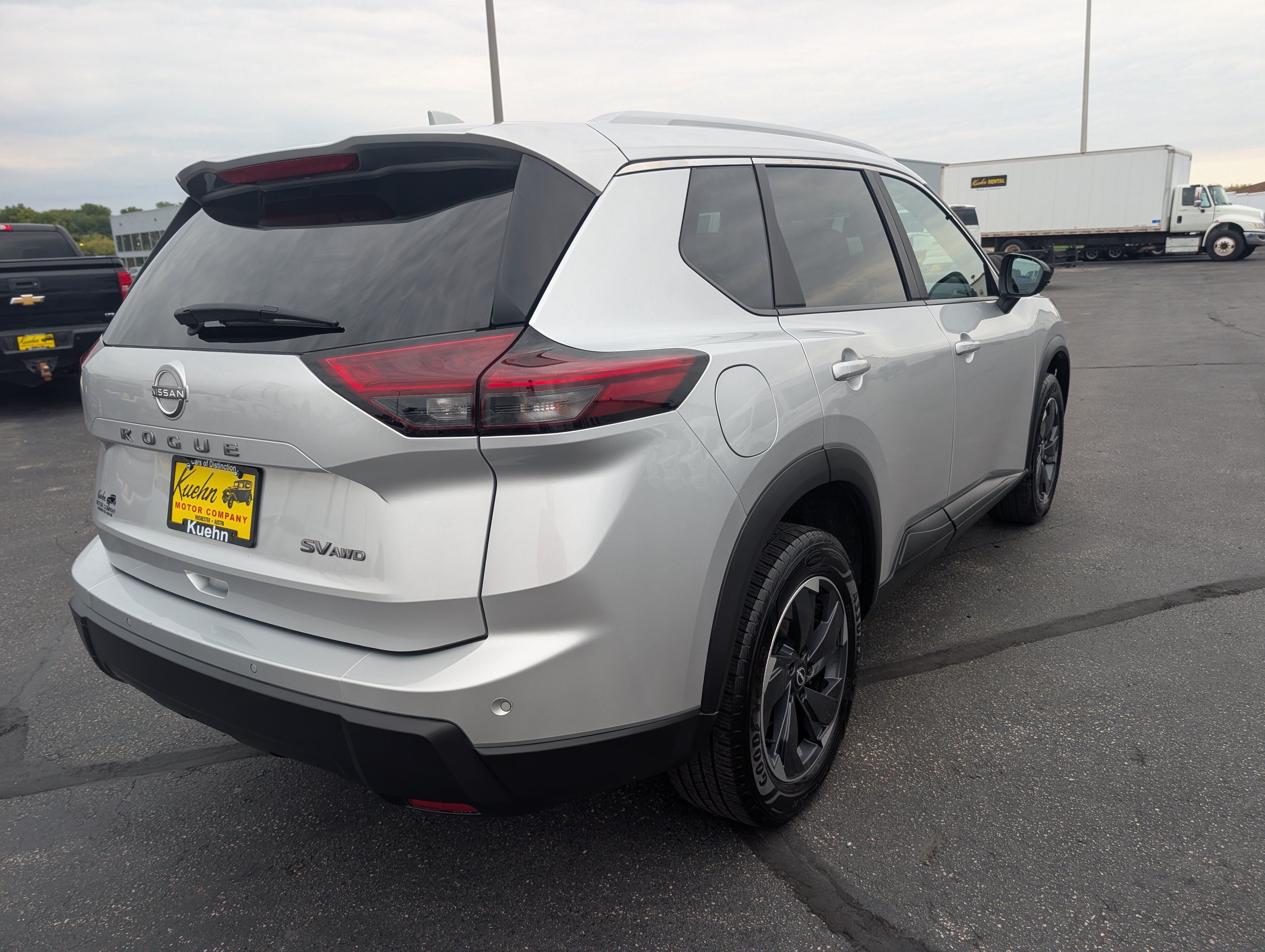 Used 2024 Nissan Rogue SV w/ SV Premium Package AWD/4WD image 8