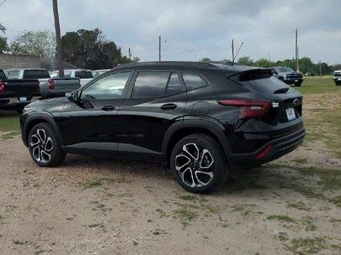 New 2026 Chevrolet Trax RS w/ Sunroof Package FWD image 6