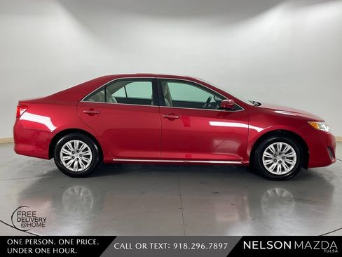 Used 2012 Toyota Camry LE image 5