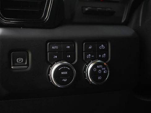 Used 2023 GMC Sierra 1500 AT4X w/ AT4X AEV Edition AWD/4WD image 27