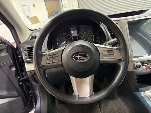Used 2011 Subaru Outback 2.5i image 15