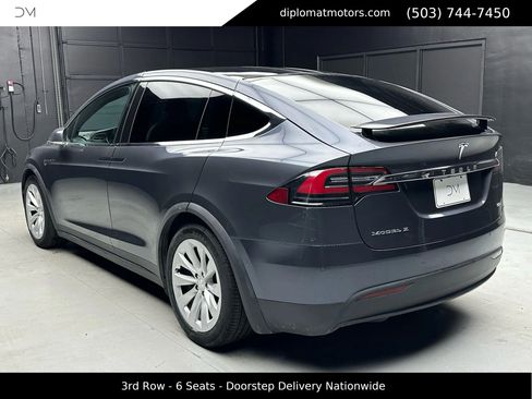 Used 2017 Tesla Model X 90D image 5