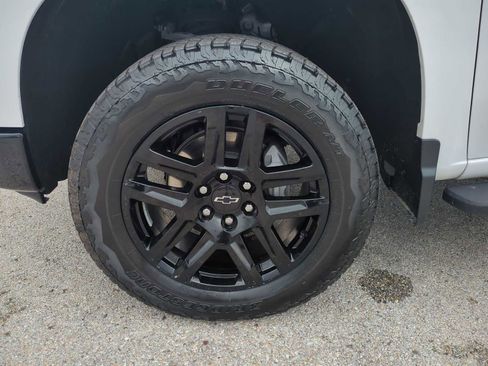Used 2024 Chevrolet Silverado 1500 Custom Trail Boss AWD/4WD image 32