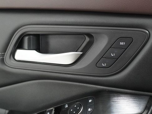 Used 2023 Nissan Rogue SL w/ SL Premium Package FWD image 23