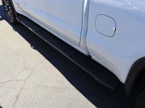 Used 2024 GMC Sierra 1500 AT4 w/ AT4 Premium Package AWD/4WD image 14