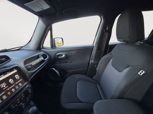 Used 2021 Jeep Renegade Latitude image 20