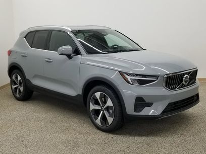 New 2025 Volvo XC40 B5 Core w/ Protection Package Premier