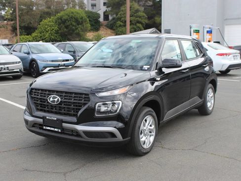New 2026 Hyundai Venue SE FWD image 3