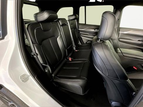 New 2025 Jeep Grand Cherokee Limited w/ Trailer Tow Package image 11