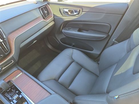 Used 2023 Volvo XC60 B5 Plus AWD/4WD image 40