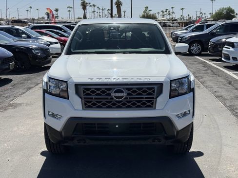 Used 2024 Nissan Frontier SV w/ SV Convenience Package image 16