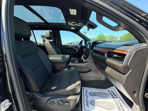 Used 2026 GMC Yukon Denali w/ Sun & Power Step Package AWD/4WD image 13