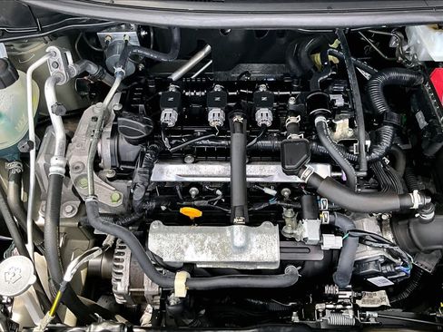 Used 2025 Nissan Versa SV FWD image 33