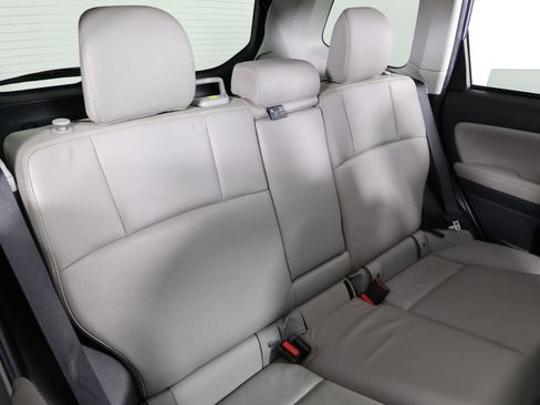 Used 2015 Subaru Forester 2.5i Limited image 21