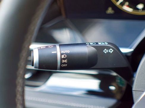 Used 2025 INFINITI QX80 Sensory image 24