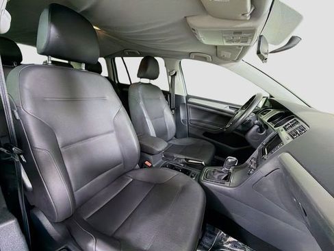 Used 2015 Volkswagen Golf TDI S image 26