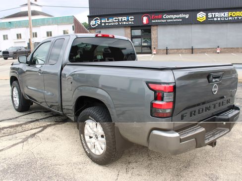 Certified 2022 Nissan Frontier SV AWD/4WD image 3