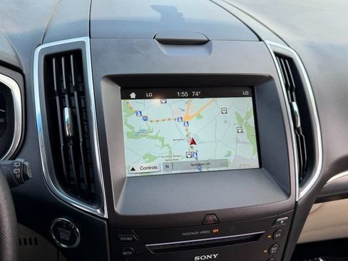 Certified 2018 Ford Edge Titanium w/ Technology Package FWD image 5