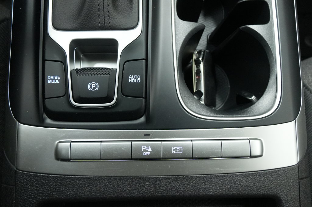 Used 2022 Kia Carnival LX FWD image 30