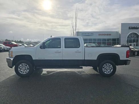 Used 2011 Chevrolet Silverado 3500 LTZ image 2