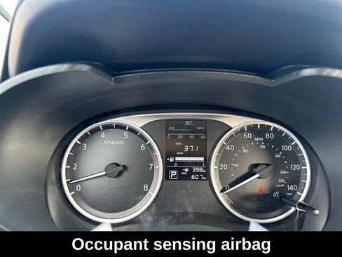 Used 2025 Nissan Versa S w/ Trunk Package FWD image 18