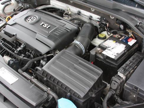 Used 2017 Volkswagen Golf Alltrack SE image 18