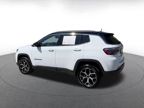 Used 2025 Jeep Compass Limited image 10