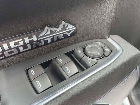 Used 2025 Chevrolet Silverado 1500 High Country w/ Technology Package AWD/4WD image 6