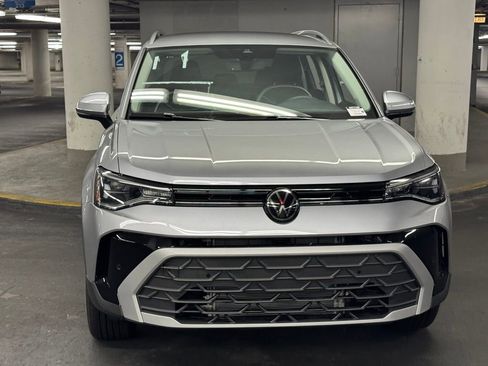 New 2025 Volkswagen Taos SE image 29