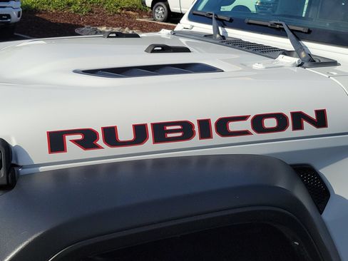 Used 2024 Jeep Wrangler Unlimited Rubicon AWD/4WD image 6