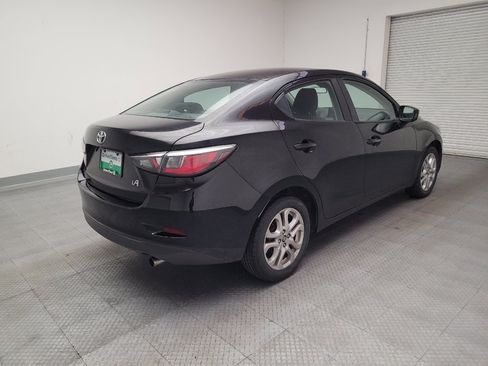 Used 2017 Toyota Yaris iA image 9