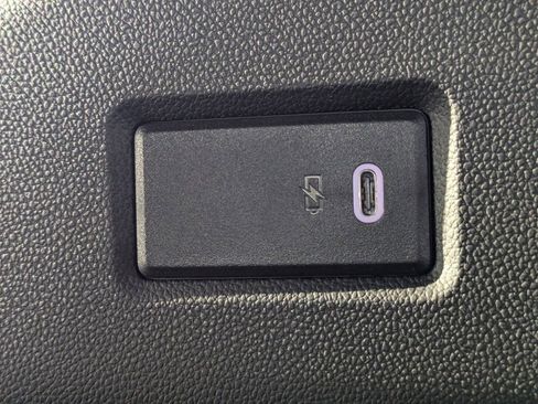 Used 2022 Cadillac Escalade ESV Sport w/ Touring Package image 17