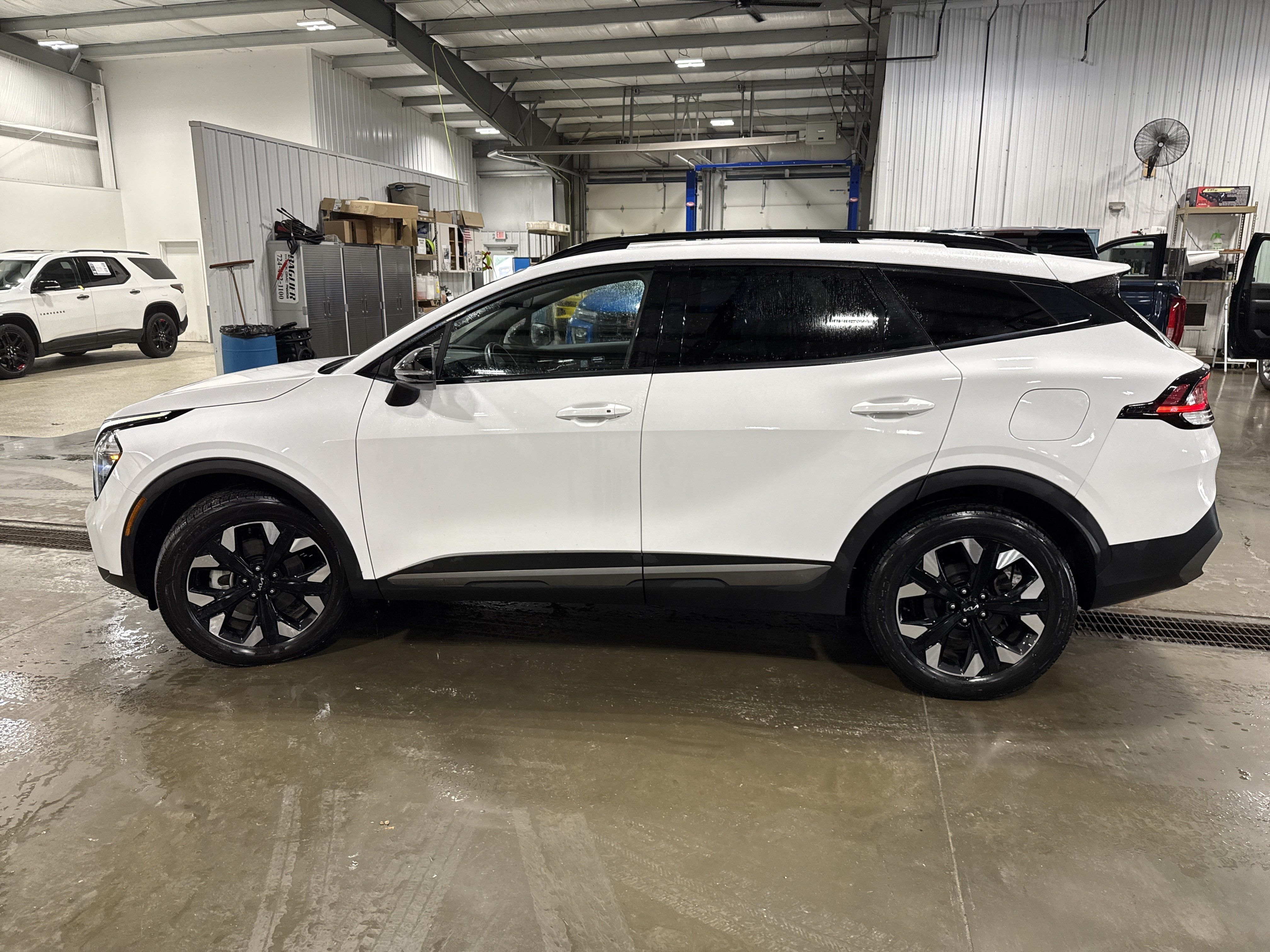 Used 2023 Kia Sportage X-Line AWD/4WD image 5