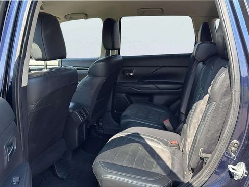 Used 2020 Mitsubishi Outlander SE image 16