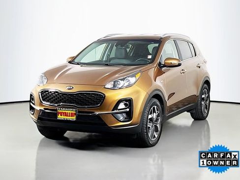 Used 2021 Kia Sportage EX image 3