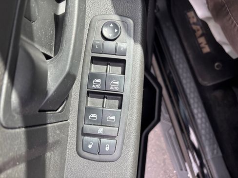 Used 2014 RAM 1500 Express w/ Black Ram 1500 Express Group image 40