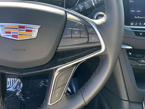 Certified 2025 Cadillac XT5 Premium Luxury image 12
