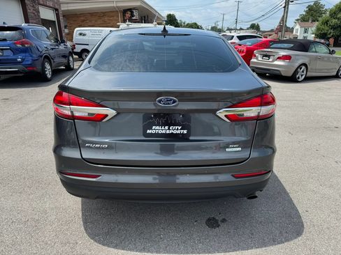 Used 2020 Ford Fusion SE FWD image 12