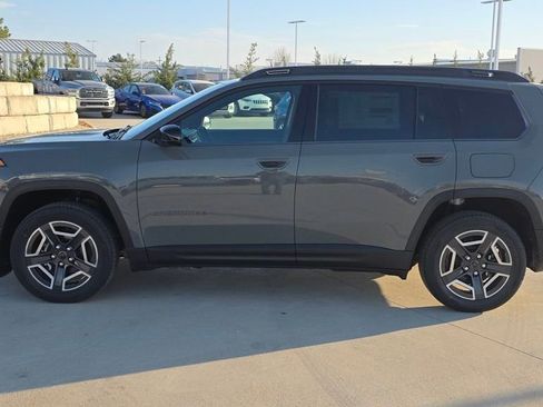 New 2026 Jeep Cherokee Laredo AWD/4WD image 2