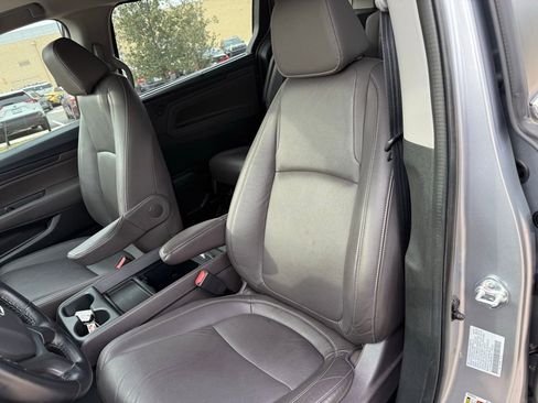 Used 2023 Honda Odyssey EX-L image 13
