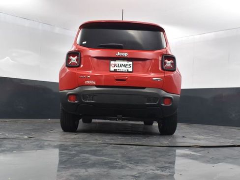 Used 2018 Jeep Renegade Latitude image 45