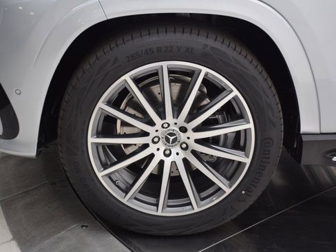 New 2026 Mercedes-Benz GLS 580 4MATIC image 11