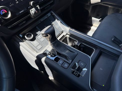 Used 2024 Lexus GX 550 w/ Accessory Package (31) AWD/4WD image 13