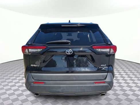 Used 2023 Toyota RAV4 XLE image 5