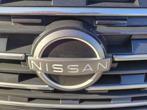 Used 2024 Nissan Rogue SV FWD image 17