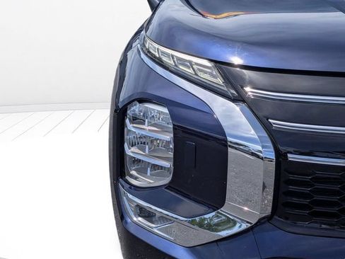 Used 2025 Mitsubishi Outlander SEL AWD/4WD image 9