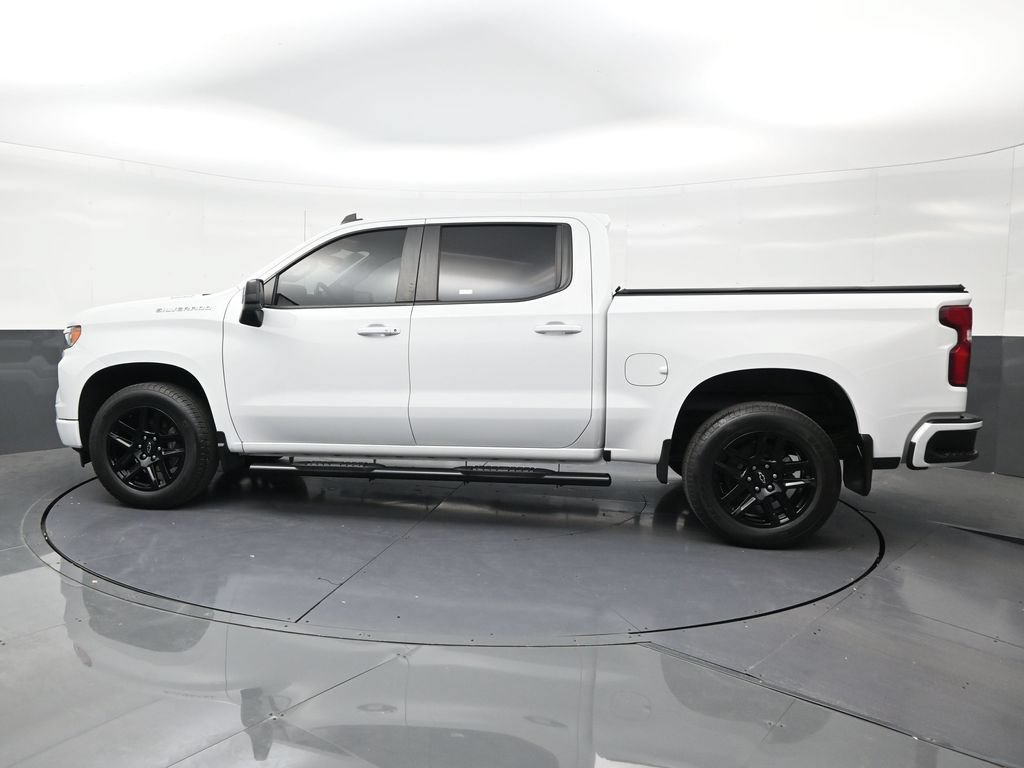 Used 2022 Chevrolet Silverado 1500 RST RWD image 2