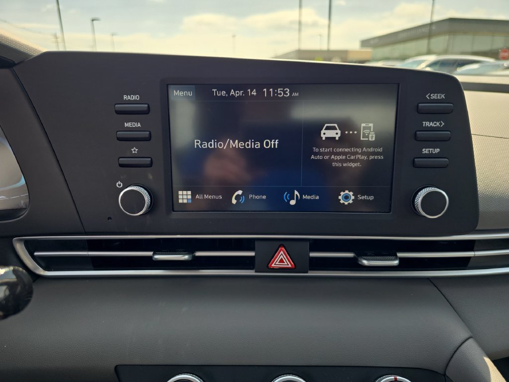 Used 2025 Hyundai Elantra SE FWD image 18