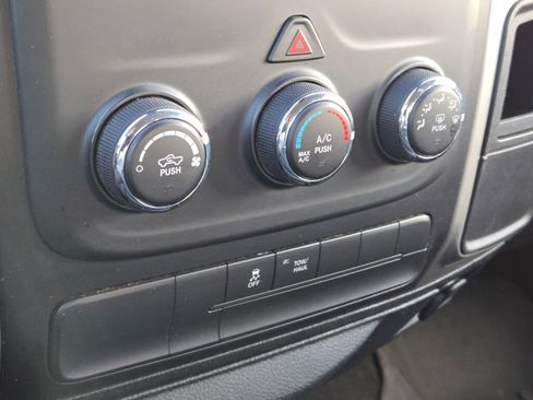 Used 2020 RAM 1500 Classic SLT image 21