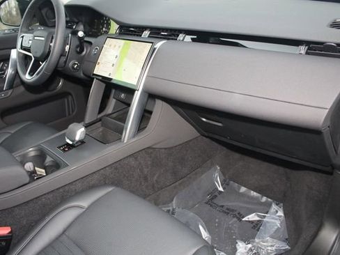 Used 2025 Land Rover Discovery Sport S image 26